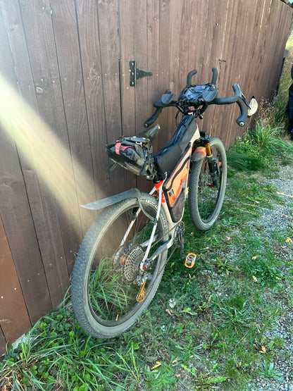 Full-length top tube bag