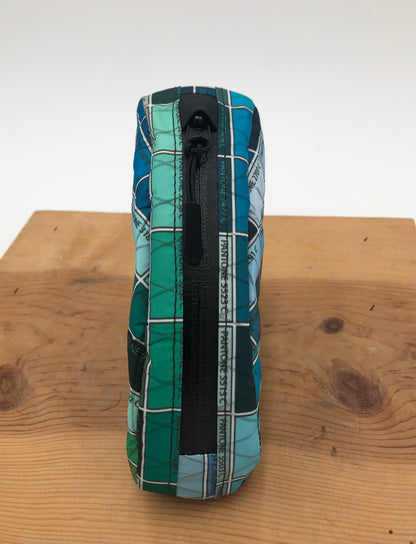 **Ready to ship now**  Blue Pantone Saddledown